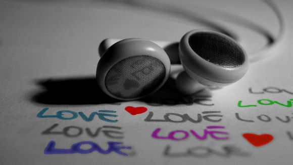 打开电脑屏幕不亮怎么回事